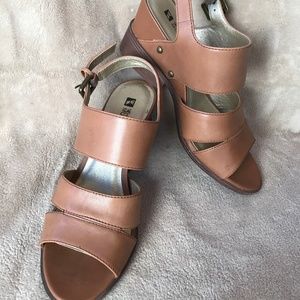 White Mountain Leather Sandals, 6 1/2M, dark tan